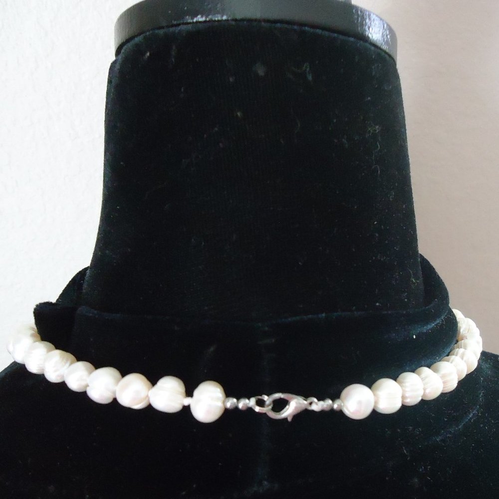 Genuine pearl beaded individually knotted necklace. - Picture 8 of 11